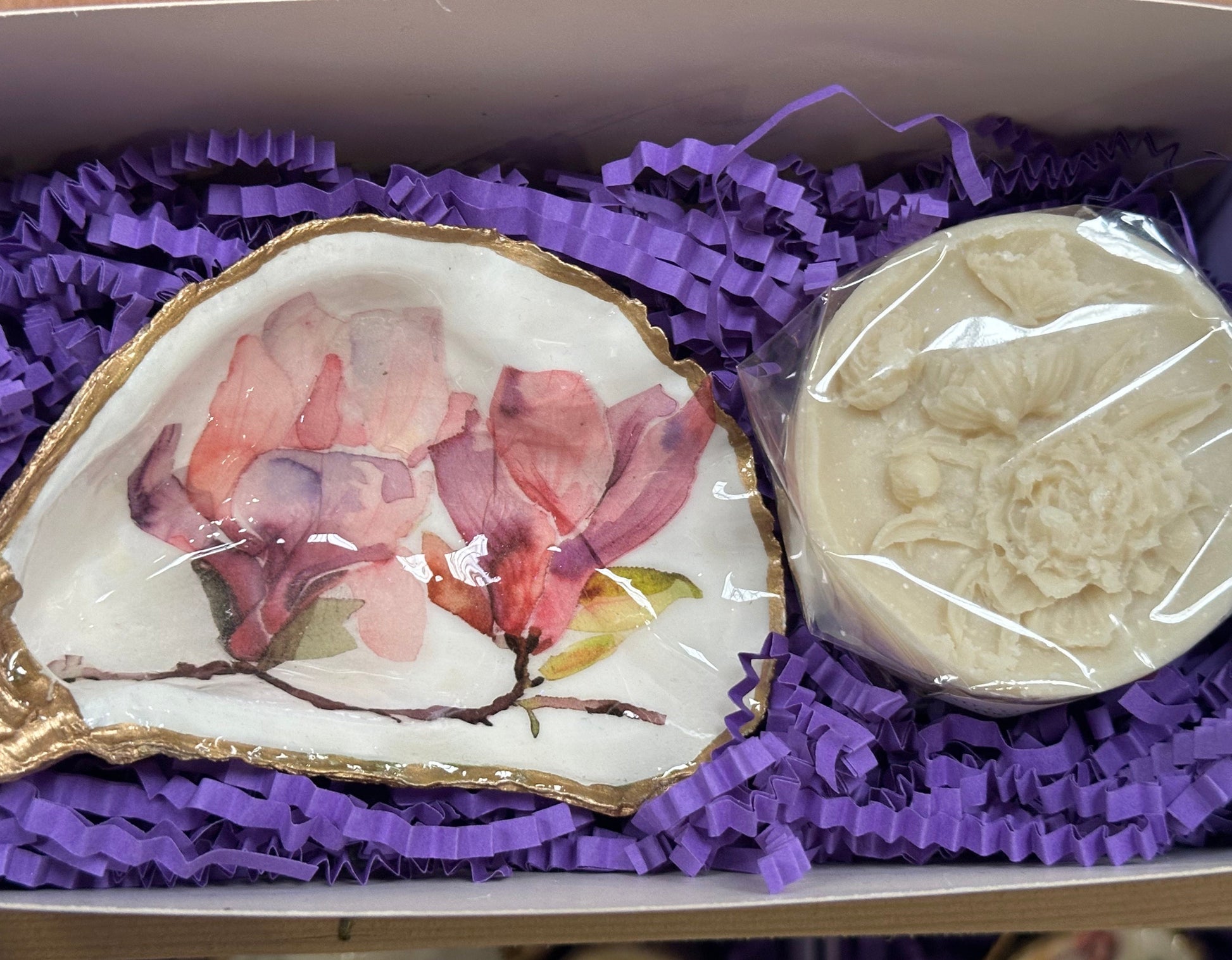 magnolia-shell-soap-dish