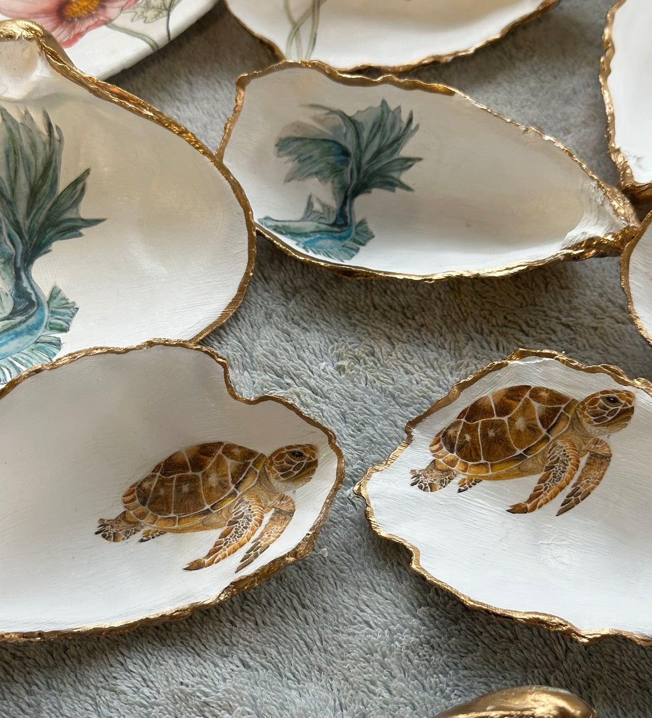 BLUE FISH HANDPAINTED OYSTER SHELL SOAP DISH AND SOAP