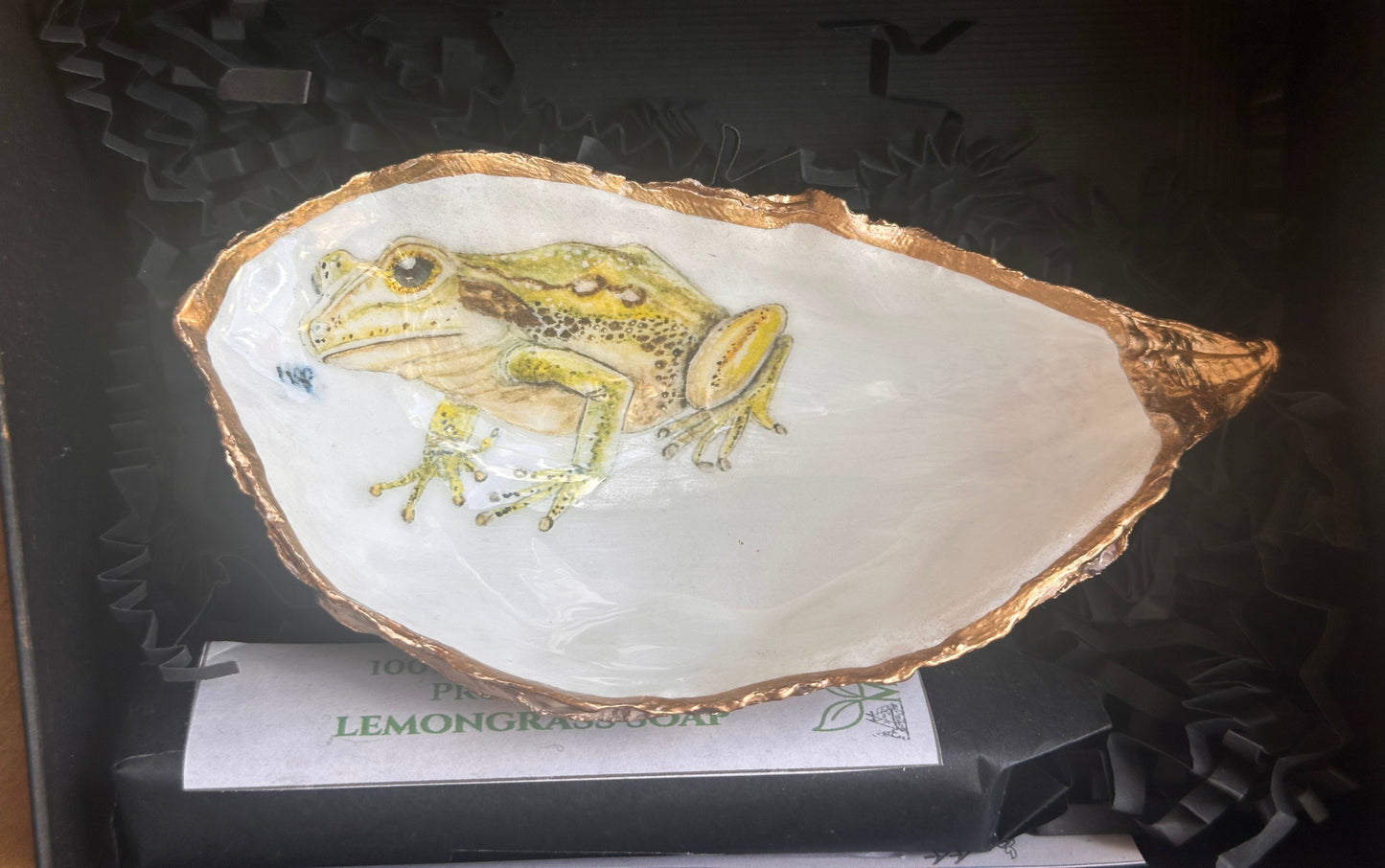 FROG HANDPAINTED OYSTER SHELL SOAP DISH AND SOAP