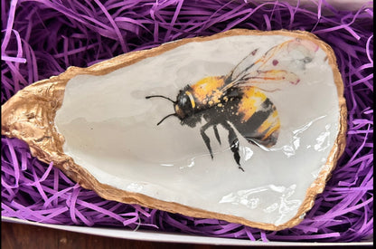 BEE OYSTER SHELL SOAP DISH