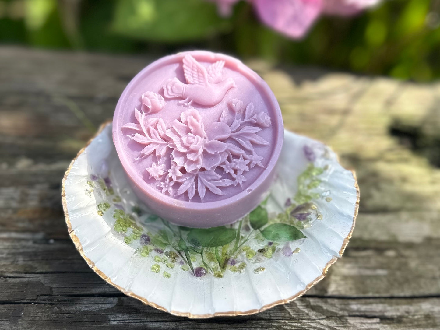 THISTLE SCALLOP OYSTER SHELL SOAP DISH