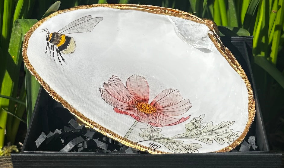 BEE AND COSMOS SOAP DISH