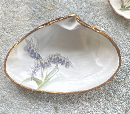 BLUEBELL HANDPAINTED OYSTER SHELL SOAP DISH AND SOAP