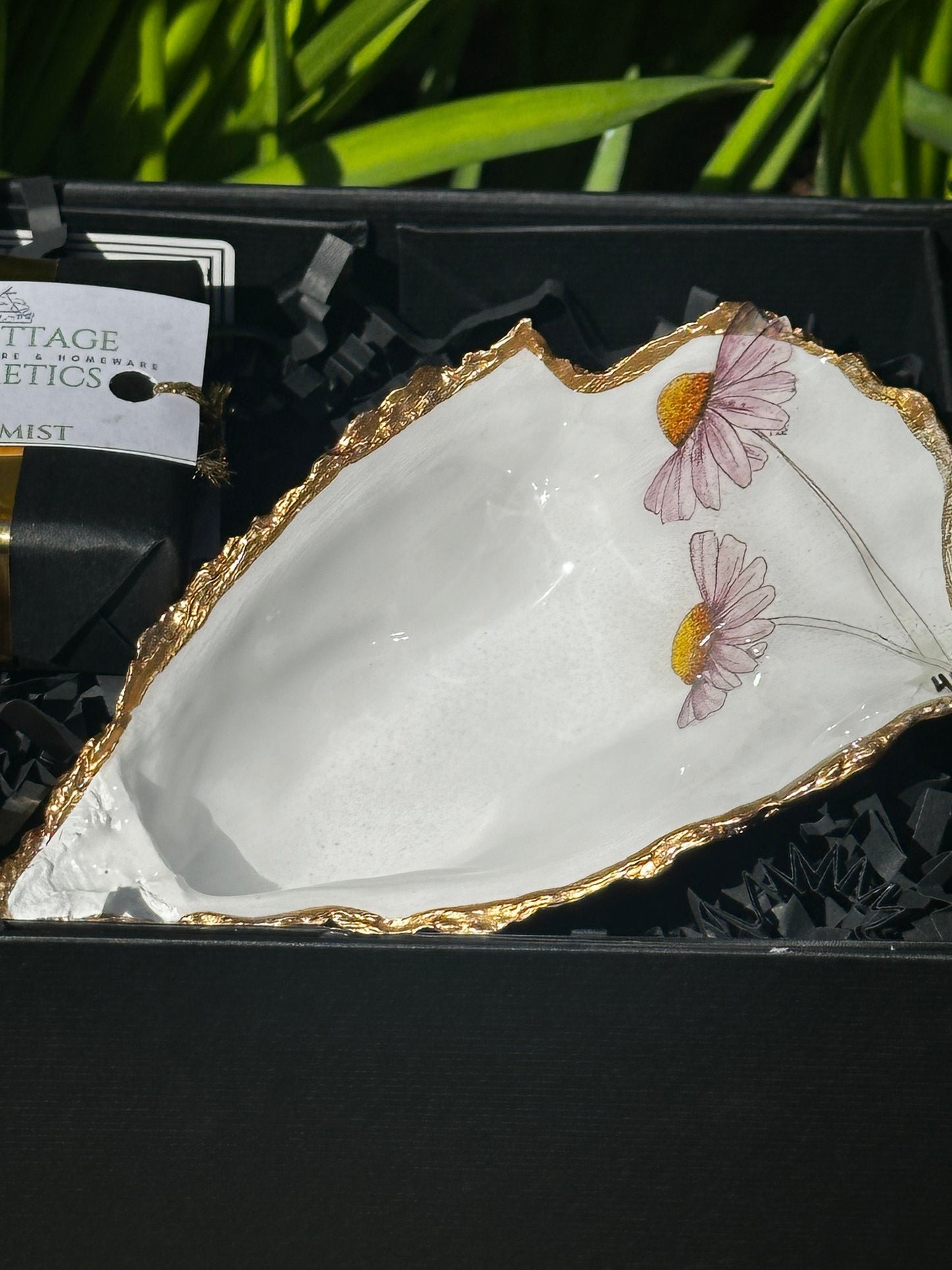 DAISIES HANDPAINTED OYSTER SHELL SOAP DISH AND SOAP