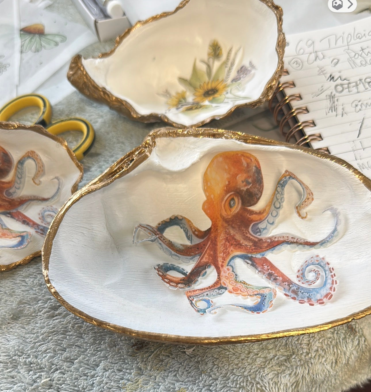 OCTOPUS HANDPAINTED OYSTER SHELL SOAP DISH AND SOAP